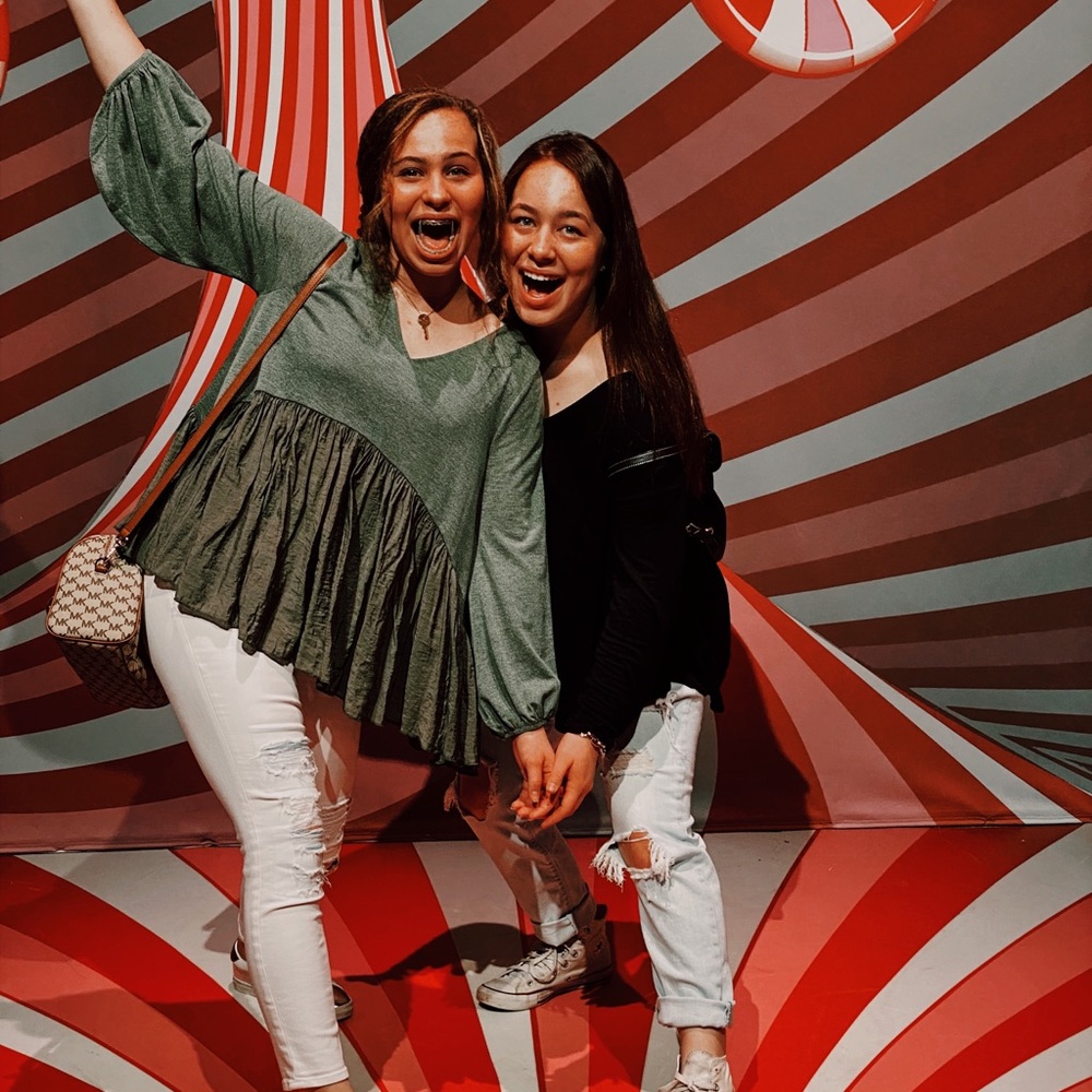 Meet your Poshers, Emma and Lily